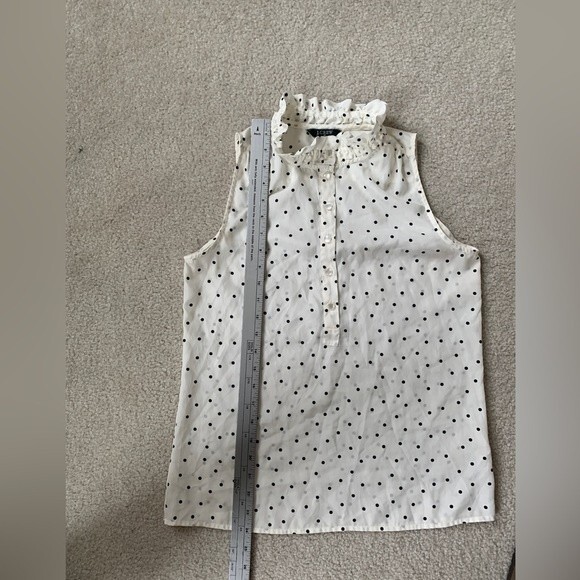 J. Crew Ivory Black Dots Silky Ruffleneck Sleeveless Button Front Blouse Size 0 - Picture 8 of 9